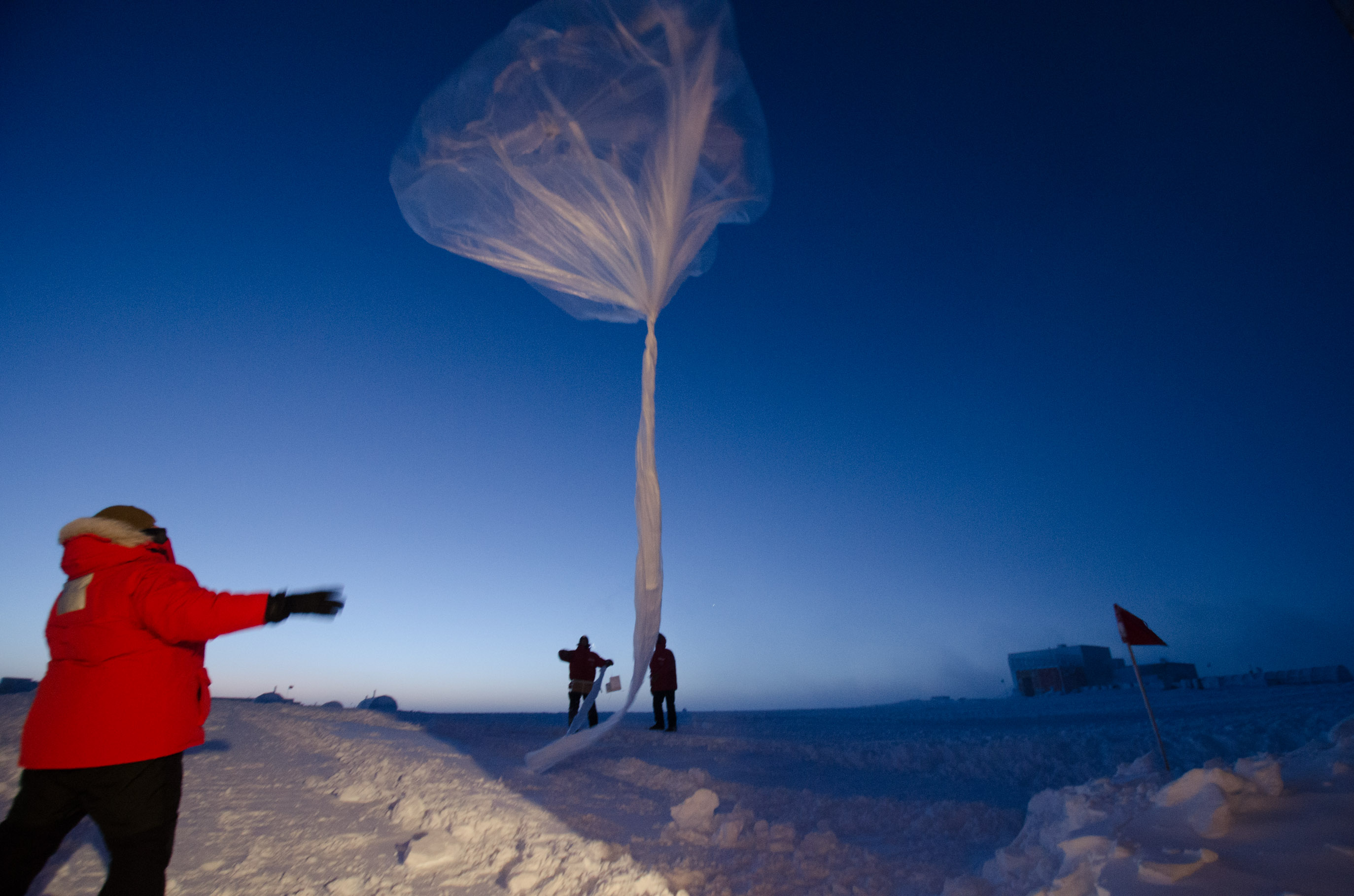 Acerca del “agujero” del ozono en la estratosfera antártica